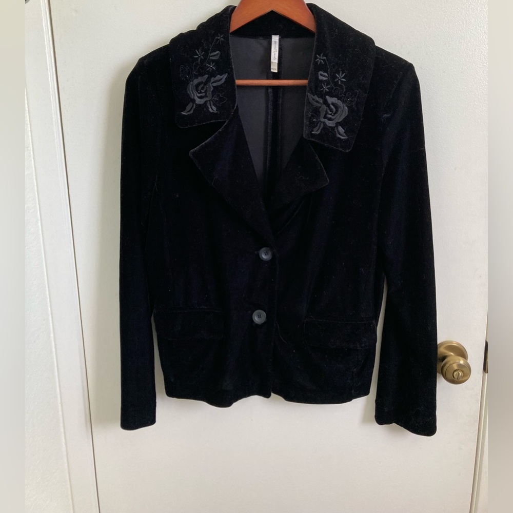 Black velvet short sweater/jacket
